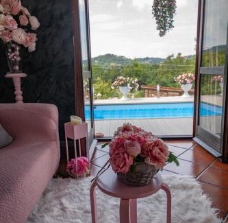 Pavarolo Apartment | Oasirelax -camera con vista a un passo da torino
