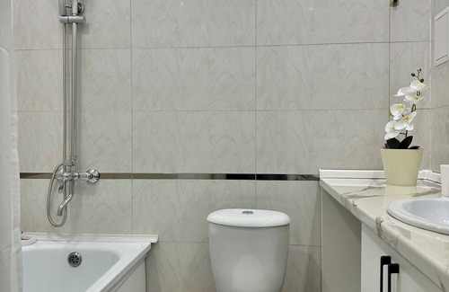 Almaty Apartment | "Oasis" cozy studio with mountain view, WiFi and AC in Almaty