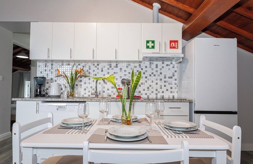 Ponta Delgada House | Oasis Fonte Grande 3 Apartment with Sea View, Terrace and Wi-Fi