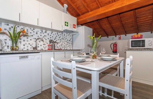 Ponta Delgada House | Oasis Fonte Grande 3 Apartment with Sea View, Terrace and Wi-Fi