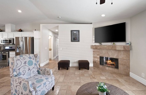 Indio House | Oasis in the sun - Pool/Spa/Ping Pong/Bbq, Gorgeous mnt views!