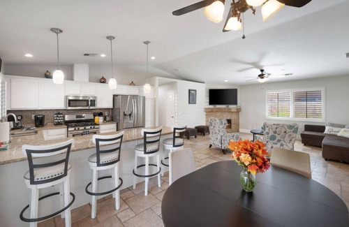 Indio House | Oasis in the sun - Pool/Spa/Ping Pong/Bbq, Gorgeous mnt views!