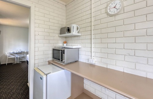 Peak Hill Hotel | Oasis Motel Peak Hill