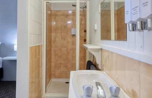 Peak Hill Hotel | Oasis Motel Peak Hill