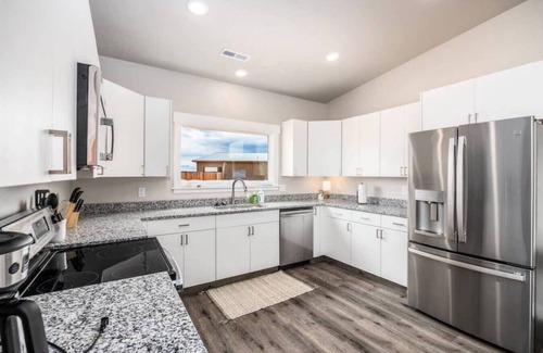 Kanab House | Oasis Retreat for Families l Willow by Stay