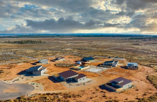 Kanab House | Oasis Retreat for Families l Willow by Stay