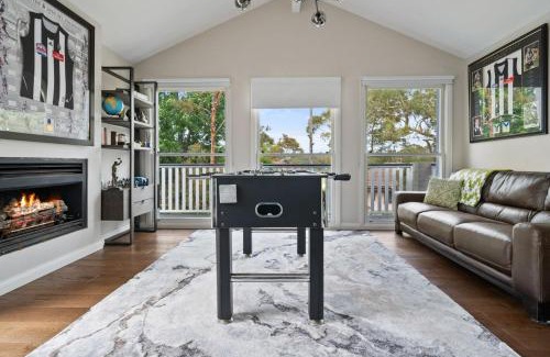 Oatley House | Oatley Escape with Pool Relax in Style & Elegance