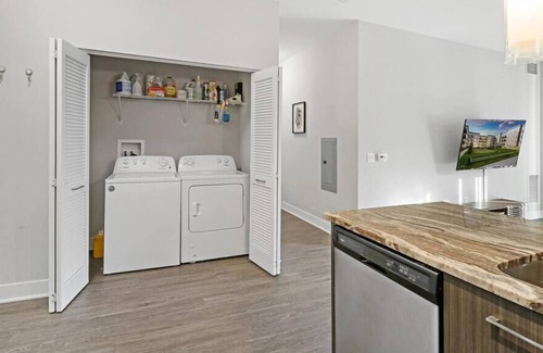 Forestview Apartment | OB257 Luxurious 1BR Apt in Oakbrook