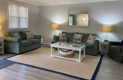 North End House | Oc820 St. Charles Place, 1st Floor