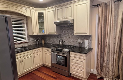 Eagle Rock Apartment | Occidental college