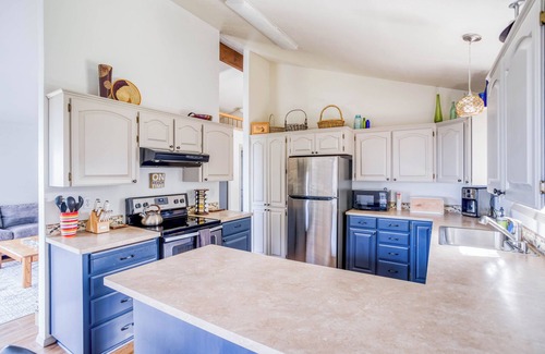 Tillamook House | Ocean and Bay View, Two Living Spaces, Hot Tub, Ping-Pong