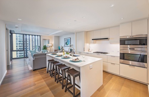 Ala Moana Condo | Ocean and Park Views at the Luxury Park Lane Condo w/Spectacular Amenities