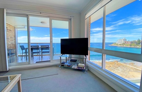 Cronulla Apartment | Ocean Front Panoramic Ocean Views with Direct Beach Access 616