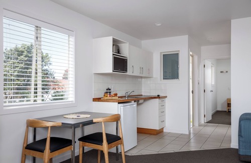 Wainui Hotel | Ocean Beach Wainui