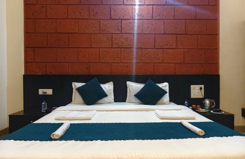 Murud-Harnai Hotel | Ocean Breeze Beach Resort
