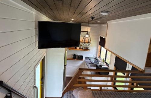 Mallacoota Apartment | Ocean Breeze Tiny House - Ocean and Lake View