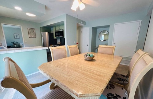 Valinda House | Ocean Breeze with Mountain View