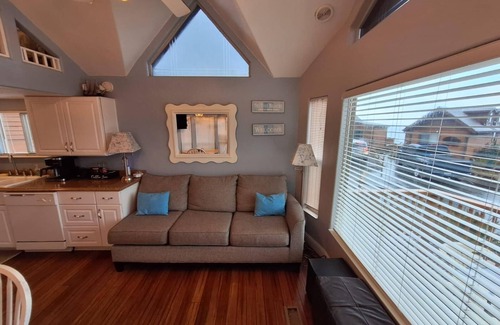 Smith River Cabin | Ocean Cabin 23 with Private Hot Tub - Perfect for Honeymoons and Romantic Getaways (Private Beach Owned by White Rock Resort)