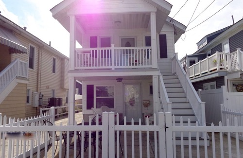 North End House | Ocean City home one block from beach