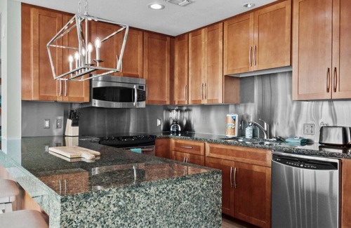 Biloxi Condo | Ocean Club #504 Enjoy panoramic views of the Gulf!