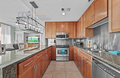 Biloxi Condo | Ocean Club #504 Enjoy panoramic views of the Gulf!