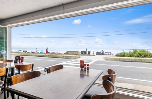 Silver Beach Apartment | Ocean Deck 1 Double Bed Suite with Views