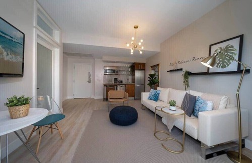 South Beach Condo | Ocean Dr 1BR Apt w/Rooftop Pool, 93 Walk Score
