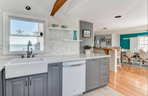 Scituate House | Ocean Dreams, Waves as far as the eyes can see.