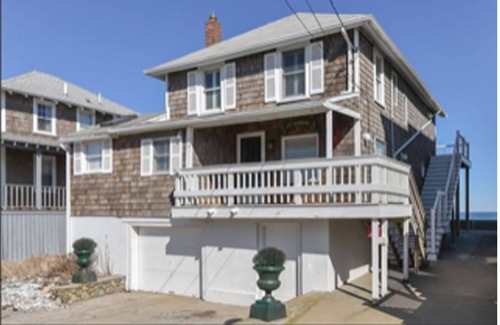 Scituate House | Ocean Dreams, Waves as far as the eyes can see.