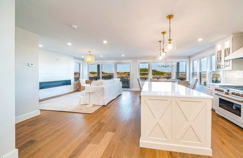Gold Coast Condo | Ocean Dunes - exclusive ocean front setting with direct access to beach