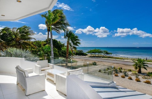 Malmok Villa | Ocean front 8-Bedroom 7-Bath Sunset views MALMOK!