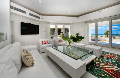 Malmok Villa | Ocean front 8-Bedroom 7-Bath Sunset views MALMOK!