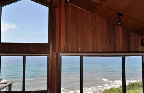 Manchester House | Ocean front beach house