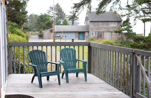 Newport House | Ocean Front Beach House with private path to the beach and an amazing view