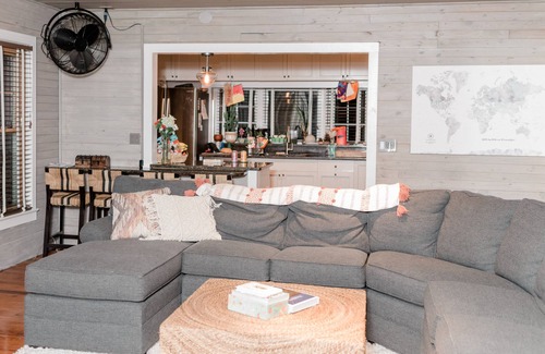 Neptune Beach House | Ocean Front Beach Cottage