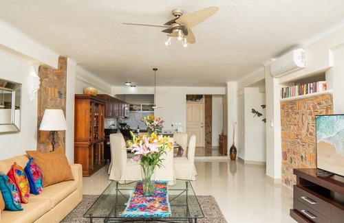 Flamingos Condo | Ocean Front Condo with Pool Sleeps 6 People