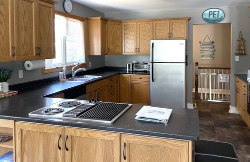 Bayview Cottage | Ocean Front Cottage With Access To Small Beach, Minutes To Cavendish