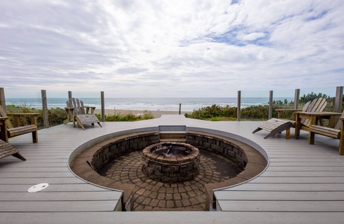 Newport House | Ocean Front Home in the Heart of Newport