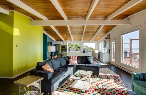 South Beach House | Ocean Front Hot Tub, South Beach, Newport, Dog Friendly!