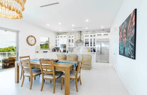 Marathon House | Ocean Front Luxury Home - 5Bed/5Bath with direct ocean views, dockage, and pool