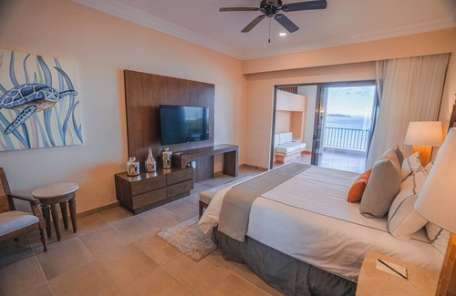 Loreto Resort | Ocean Front Luxury: Rare Xmas Availability at Villa del Palmar, Loreto!