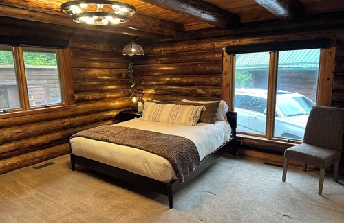 Ketchikan Cabin | Ocean Front Property with Beach Access