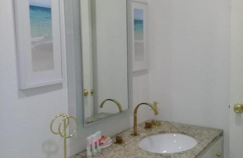 Pos Chiquito Apartment | Ocean Front Property - Villa 4 Aruba w pool view