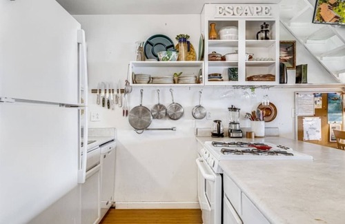 Kaunakakai Condo | Ocean Front Retreat W/Kitchen-Molokai Shores A308