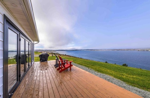 Port de Grave House | Ocean Front Saltbox 'seaforever' Whot Tub