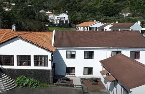 Horta House | Ocean Front TWIN Rooms