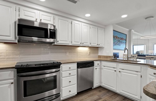 Shell Island Condo | Ocean Front/Beach Front Wrightsville Beach, NC - Newly Renovated 3 BR/3 BA