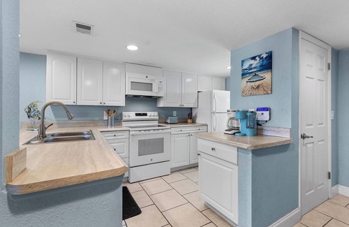 Point East Condo | 🏖️Ocean Front with Great Views | Awesome Amenities | Point East 320🏖️