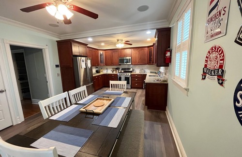 Ocean Grove House | Ocean Grove! 2 blocks beach & 2 blocks to Main Street