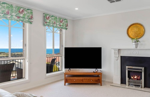 Encounter Bay House | "Ocean Heights" 21 Orca Place, Encounter Bay